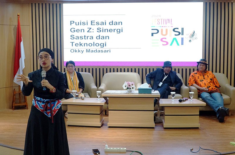 Puisi Esai Merangkul Gen Z - Bagian 1