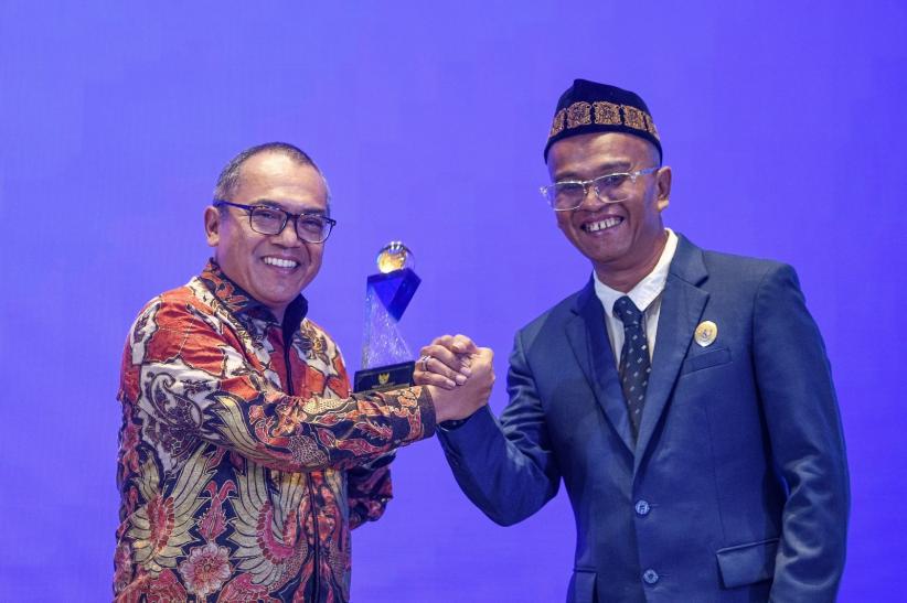 Penghargaan Keterbukaan Informasi Publik 10 Besar BUMN Informatif - Bagian 2