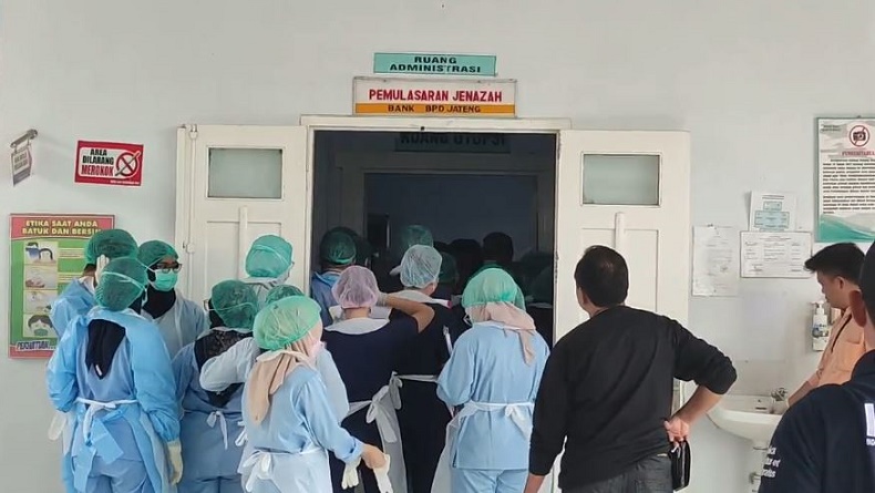 title Pati Gempar, Mayat Perempuan Telanjang Ditemukan Mengapung di Laut Pati Gempar, Mayat Perempuan Telanjang Ditemukan Mengapung di Laut