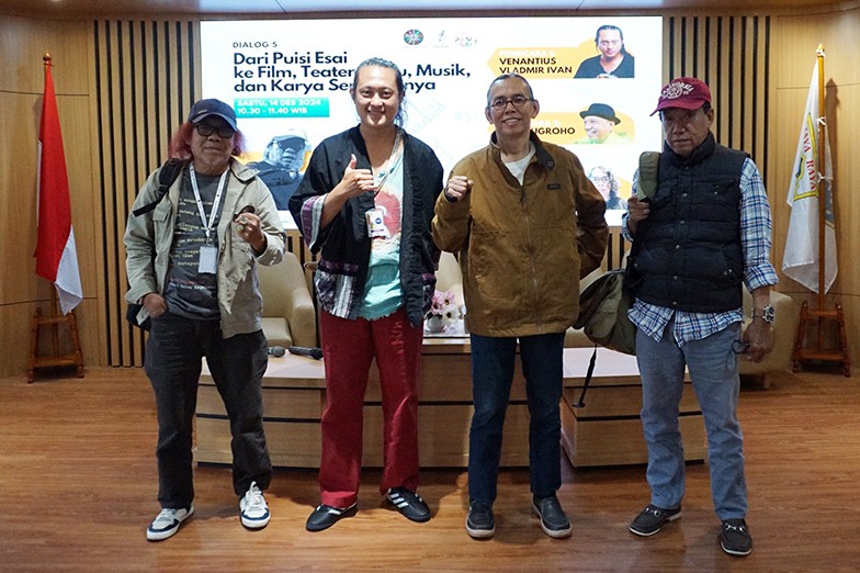 Puisi Esai Sangat Potensial untuk Alih Wahana ke Teater, Film, dan Karya Seni Lain - Bagian 3