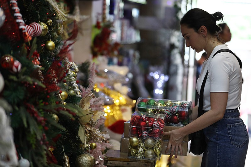 Raup Cuan dari Pernak-pernik Natal - Bagian 4