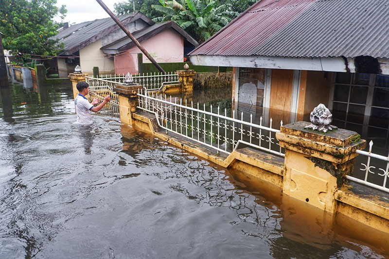 Penampakan Banjir Rendam 3 Kabupaten/Kota di Sulsel Imbas Cuaca Ekstrem - Bagian 6