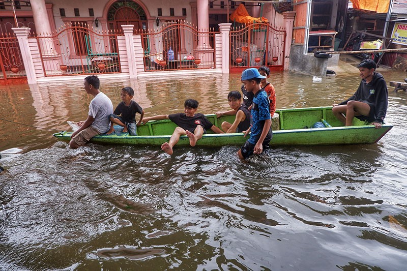 Potret Banjir Makassar Rendam 3 Kecamatan - Bagian 4