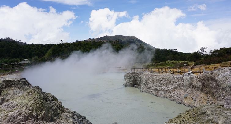 title Gunung Dieng Naik Status jadi Waspada, Wisatawan Diminta Jauhi Kawah Sileri Gunung Dieng Naik Status jadi Waspada, Wisatawan Diminta Jauhi Kawah Sileri