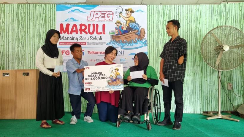 Penyerahan Donasi kepada Penyandang Disabilitas - Bagian 4