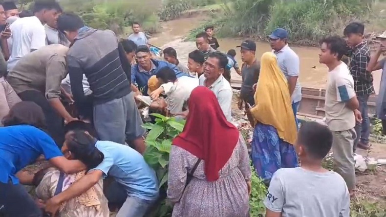 Perahu Terbalik Bawa 29 Penumpang di Aceh Tenggara, 2 Orang Tewas 9 Hilang