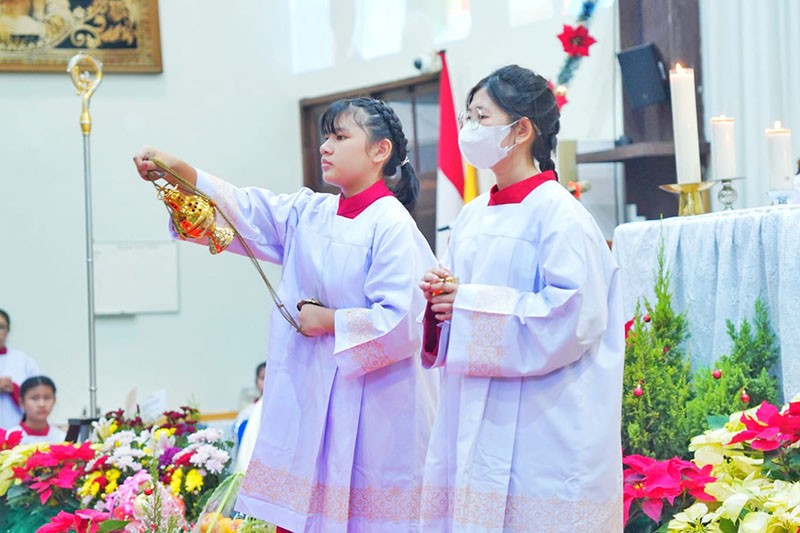 Ibadah Misa Natal 2024 di Gereja Katedral Makassar Berlangsung Khidmat - Bagian 2