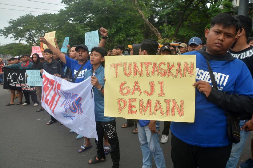 Ratusan Suporter PSIS Semarang Geruduk Markas Polda Jateng - Bagian 4