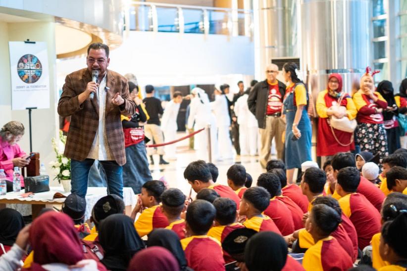 Wisata Literasi, 200 Anak Yatim Nonton Teater di TIM - Bagian 4
