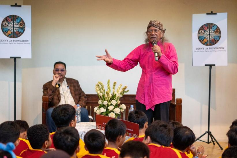 Wisata Literasi, 200 Anak Yatim Nonton Teater di TIM - Bagian 6