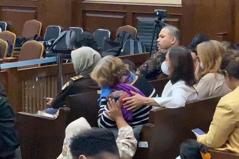 Ibunda Crazy Rich PIK Helena Lim Diusir Hakim karena Bikin Gaduh Sidang Vonis - Bagian 2