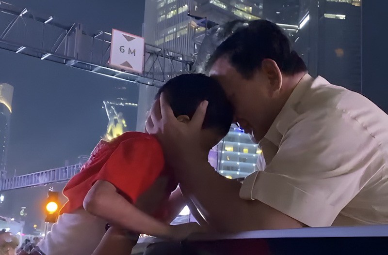 Presiden Prabowo Disambut Lautan Massa saat Malam Tahun Baru - Bagian 4