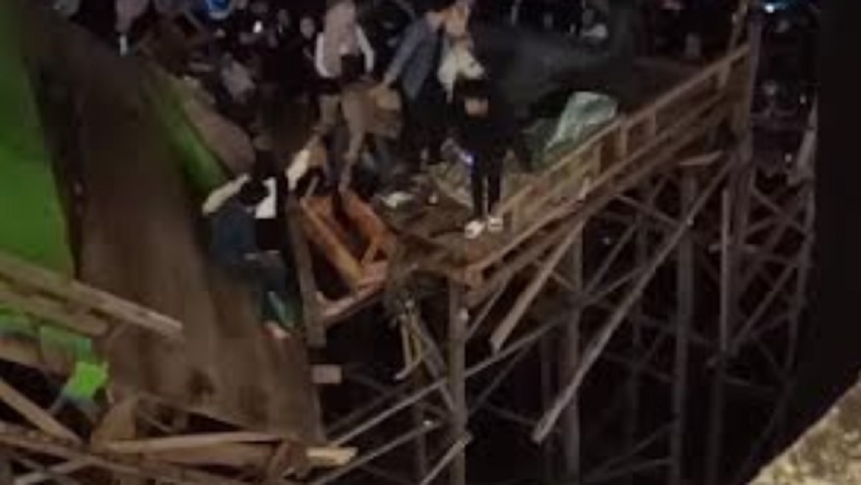 Suasana Kepanikan saat Kafe di Lampung Ambruk, Pengunjung Histeris