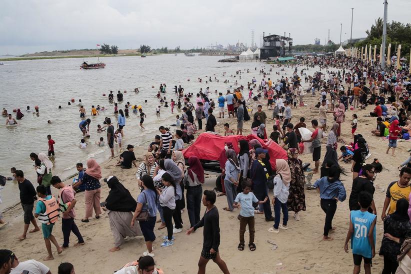 Pantai Ancol Penuh! Pengunjung Tembus 66.000 saat Libur Tahun Baru 2025 - Bagian 3