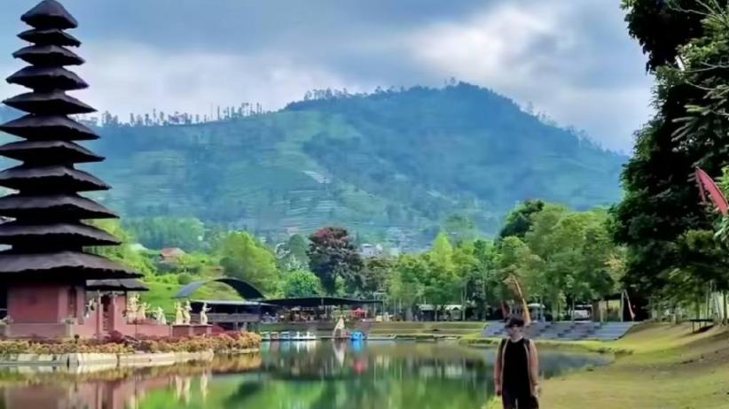 10 Tempat Wisata di Lembang Terbaru: Taman Lembah Dewata yang Punya Vibes  Mirip di Bali