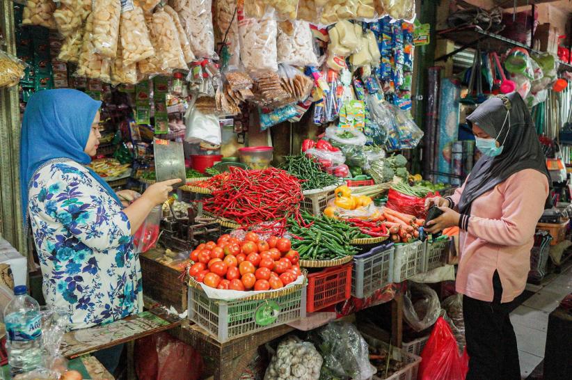Senyum Semringah Pedagang Pasar, Bahan Pokok Tidak Kena Kenaikan PPN - Bagian 3