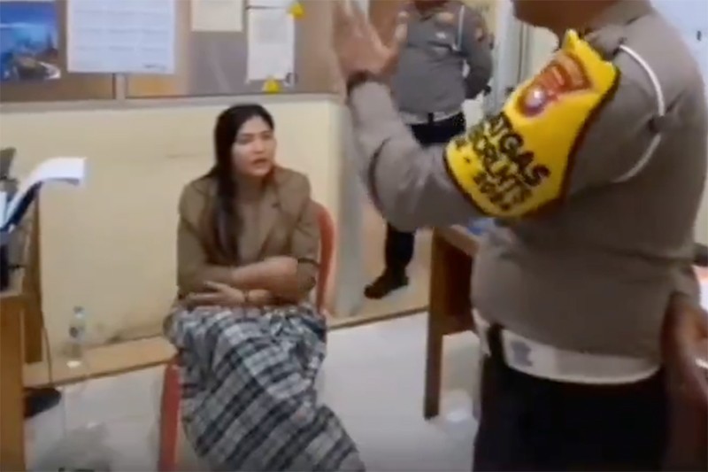 Tampang Sopir Mabuk Diinterogasi Polisi usai Tabrak 3 Orang hingga Tewas di Pekanbaru - Bagian 1