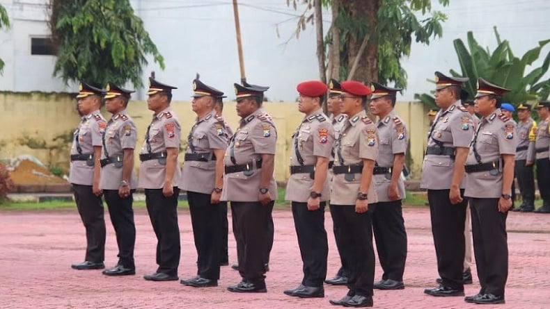 title Mutasi di Polres Sumenep, Ini Daftar 6 Kapolsek dan 2 Pejabat yang Dirotasi Mutasi di Polres Sumenep, Ini Daftar 6 Kapolsek dan 2 Pejabat yang Dirotasi