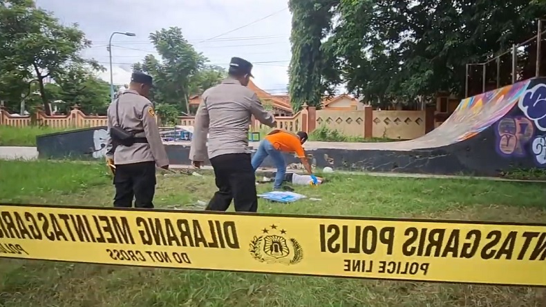 title Skater asal Tangerang Ditemukan Tewas saat Latihan di Kompleks GOR Brebes Skater asal Tangerang Ditemukan Tewas saat Latihan di Kompleks GOR Brebes