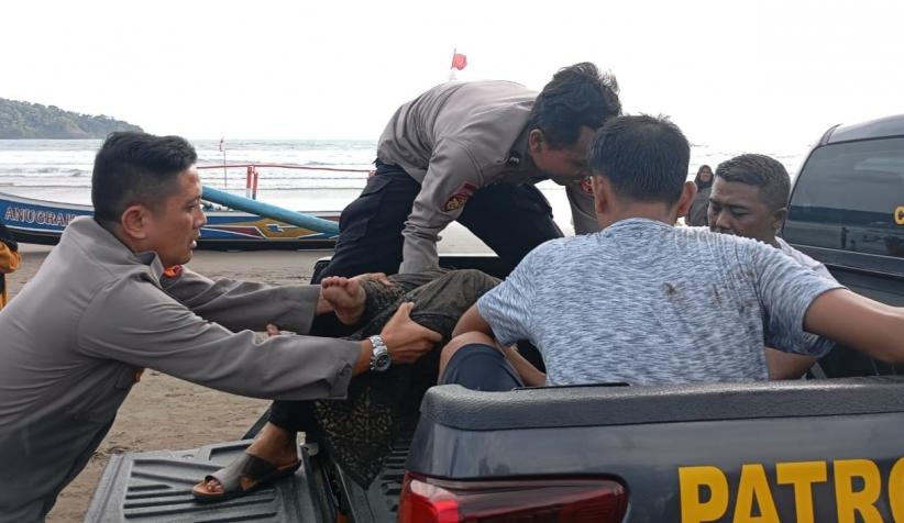 Bripka Anditya Gugur saat Selamatkan Wisatawan Tenggelam di Pantai Pangandaran