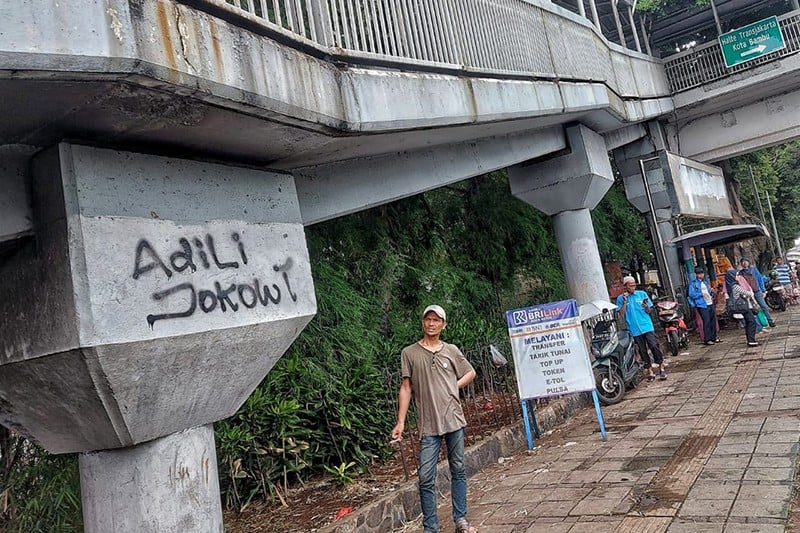 Imbas Masuk Daftar OCCRP, Coretan Dinding Jokowi Bermunculan - Bagian 2