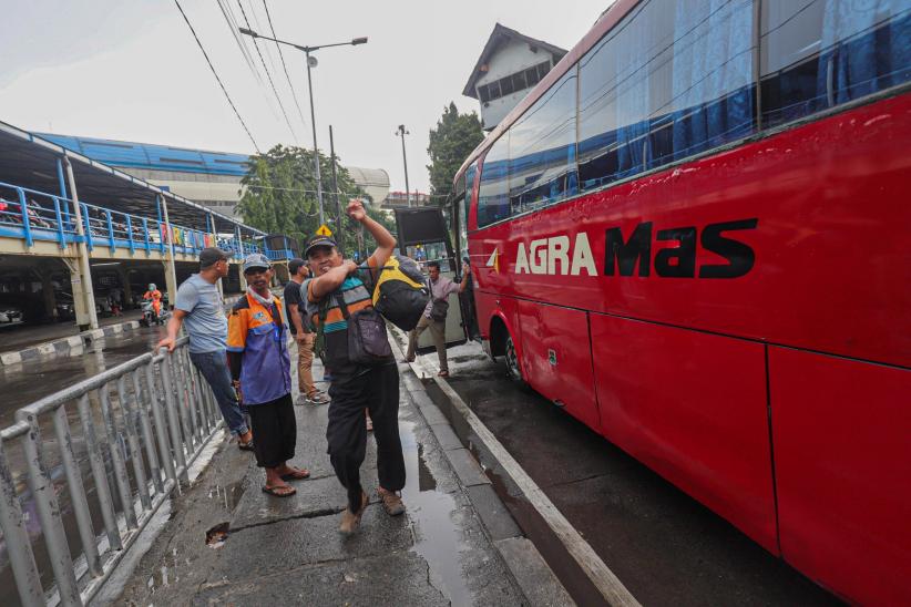 Ekspresi Pemudik Kembali ke Jakarta setelah Libur Panjang Nataru - Bagian 5
