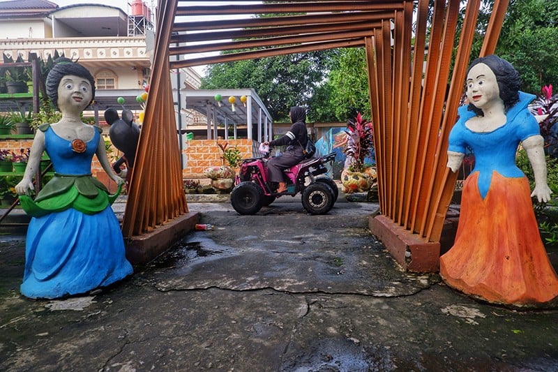 Hari Terakhir Libur Panjang, Wisata Pantai Galesong Dipadati Pengunjung - Bagian 4