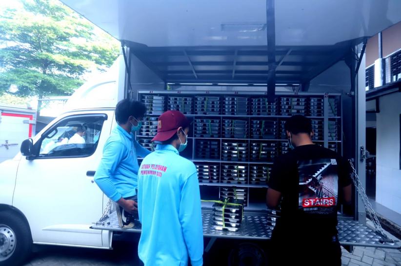 Begini Suasana Kesibukan Dapur Makanan Bergizi Gratis di Depok  - Bagian 6