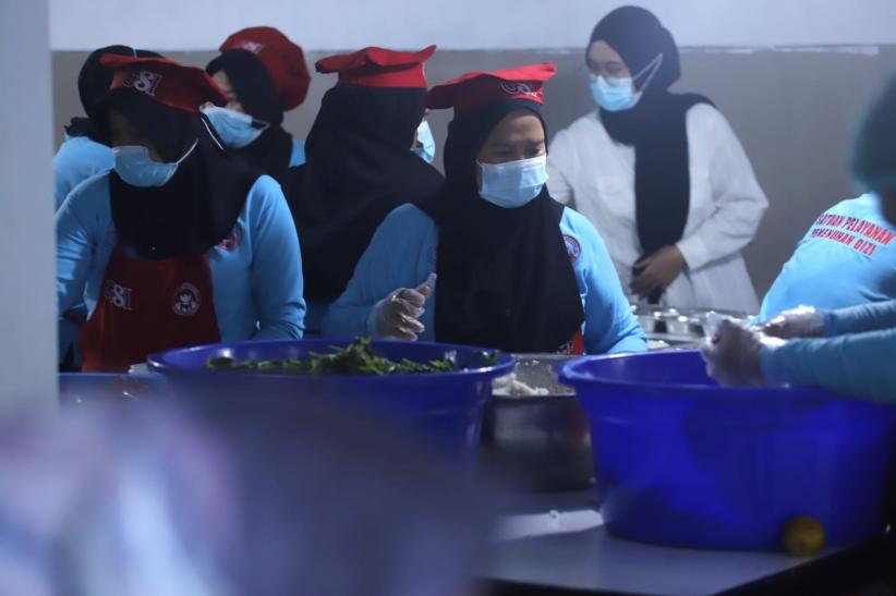 Begini Suasana Kesibukan Dapur Makanan Bergizi Gratis di Depok  - Bagian 3