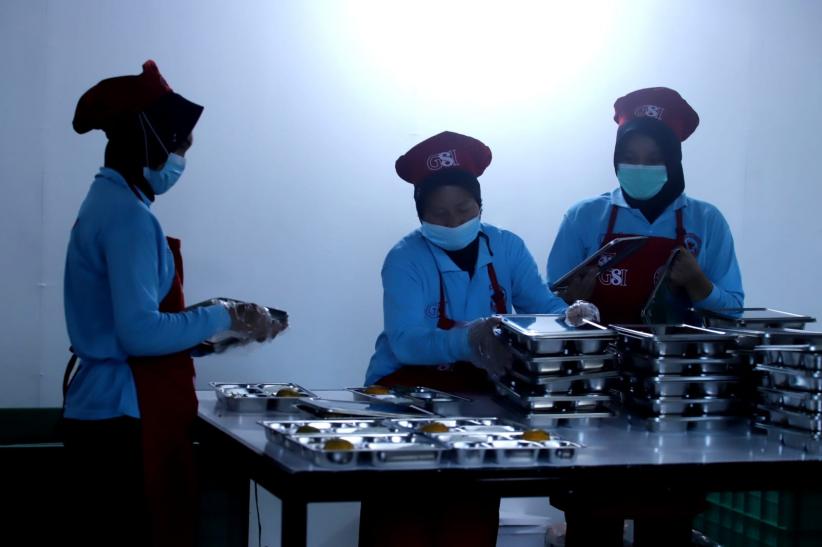 Begini Suasana Kesibukan Dapur Makanan Bergizi Gratis di Depok  - Bagian 1