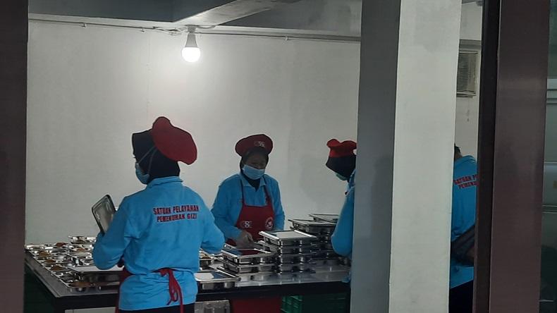 Begini Suasana Dapur SPPG Kebayunan Depok Siapkan Makan Bergizi Gratis untuk Siswa Begini Suasana Dapur SPPG Kebayunan Depok Siapkan Makan Bergizi Gratis untuk Siswa