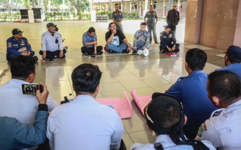 Ribuan THL Gagal Jadi PPPK Mengadu Nasib ke DPRD Kota Tangerang - Bagian 4