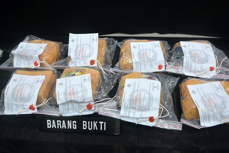 Penyelundupan 13,92 Kg Sabu dan 10.300 Butir Ekstasi di Pelabuhan Tanjung Emas - Bagian 4