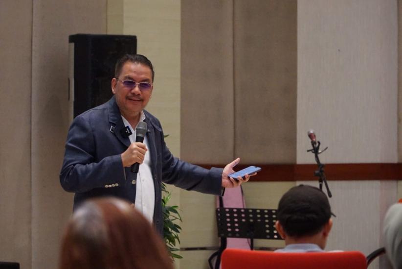 Lampaui Batas Konvensional, Denny JA Dinilai sebagai Tokoh Jenius Multidimensi - Bagian 1