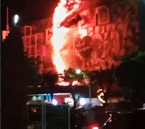 title Update Kebakaran Grage Mall Cirebon, Api Cepat Dipadamkan setelah 30 Menit Update Kebakaran Grage Mall Cirebon, Api Cepat Dipadamkan setelah 30 Menit