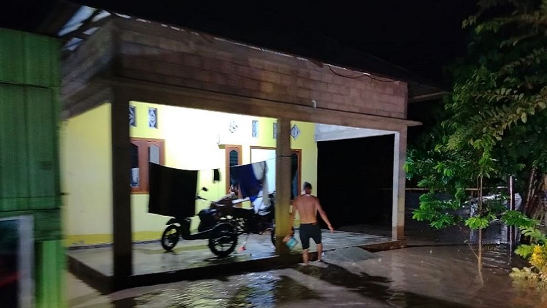 title Banjir Rendam 3 Desa di Bone Bolango Gorontalo, BNPB Catat 365 Jiwa Terdampak Banjir Rendam 3 Desa di Bone Bolango Gorontalo, BNPB Catat 365 Jiwa Terdampak
