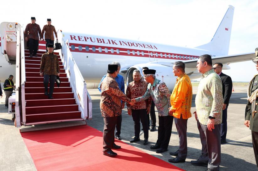 Presiden Prabowo Tiba di Malaysia Disambut Pasukan Jajar Kehormatan - Bagian 2