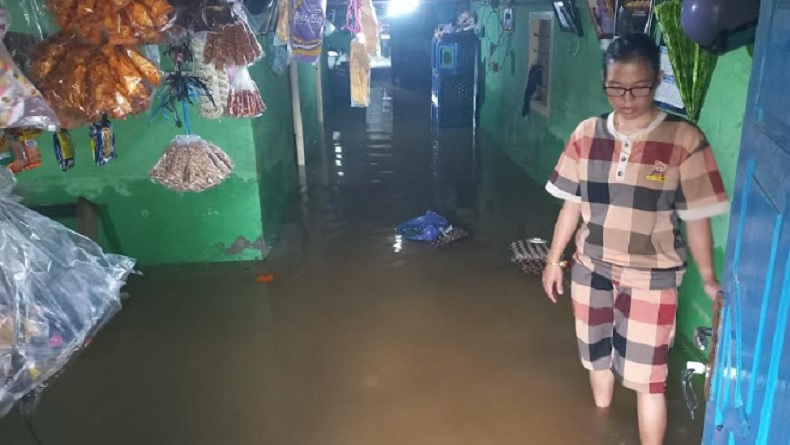 Air Sungai Way Laay Meluap akibat Hujan Deras, Ratusan Rumah di Pesisir Barat Kebanjiran