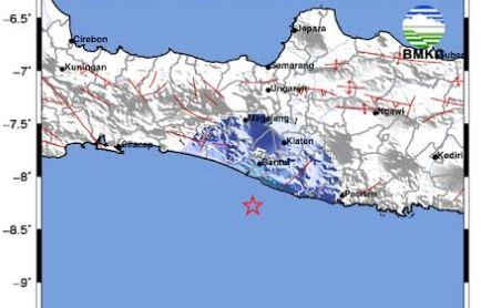 title Gempa Terkini M 4,6 Guncang Bantul, BMKG: Tidak Berpotensi Tsunami Gempa Terkini M 4,6 Guncang Bantul, BMKG: Tidak Berpotensi Tsunami