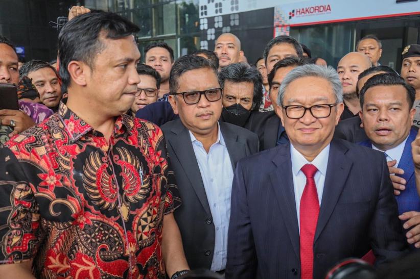 Senyum Hasto Kristiyanto usai Diperiksa KPK 3 Jam Tidak Pakai Rompi Oranye - Bagian 5