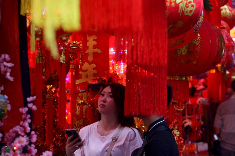 Kawasan Glodok Dipenuhi Ragam Pernak-pernik Imlek - Bagian 2