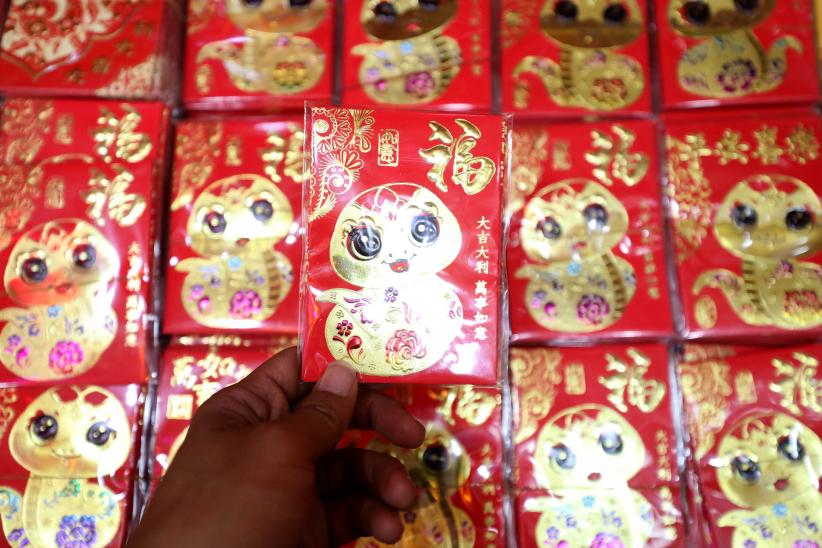 Kawasan Glodok Dipenuhi Ragam Pernak-pernik Imlek - Bagian 4