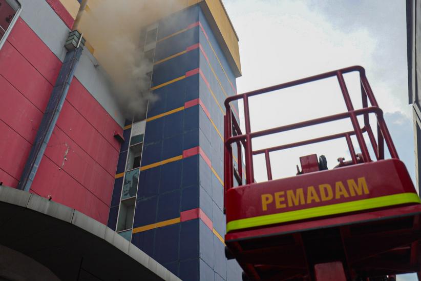 4 Jenazah Korban Kebakaran Glodok Plaza Dibawa ke Rumah Sakit Polri - Bagian 4