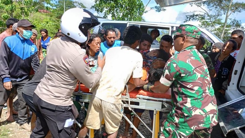 title Kecelakaan Truk Tabrak Pejalan Kaki hingga Tewas di NTT, Korban Terseret 8 Meter Kecelakaan Truk Tabrak Pejalan Kaki hingga Tewas di NTT, Korban Terseret 8 Meter