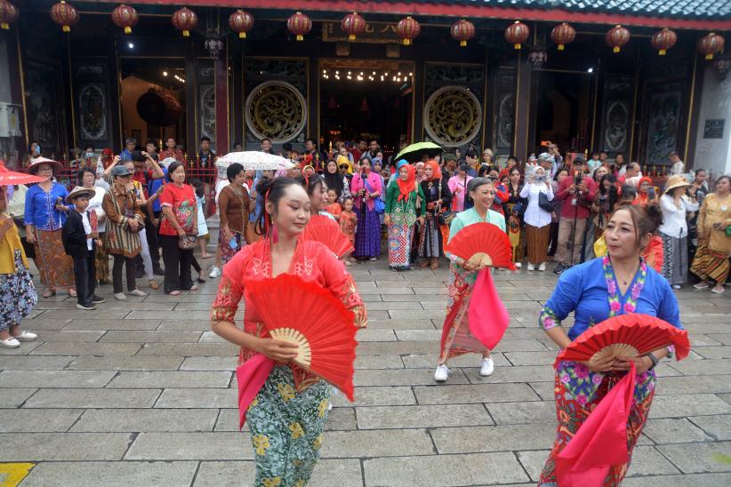 Tradisi Ketuk Pintu Sambut Tahun Baru Imlek 2576 - Bagian 5