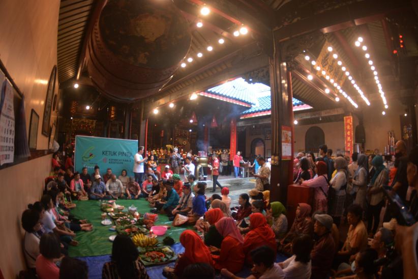 Tradisi Ketuk Pintu Sambut Tahun Baru Imlek 2576 - Bagian 2