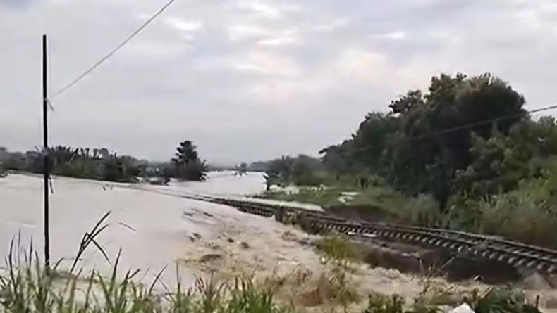 title KAI Batalkan 2 Perjalanan Kereta Api Imbas Banjir di Grobogan, Ini Detailnya KAI Batalkan 2 Perjalanan Kereta Api Imbas Banjir di Grobogan, Ini Detailnya