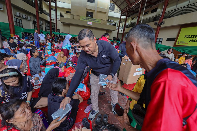 MNC Peduli bersama PMI Bangun Dapur Umum untuk Korban Kebakaran Kemayoran - Bagian 2