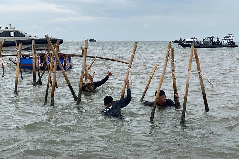 Antusiasme Nelayan Bongkar Pagar Laut di Perairan Tangerang - Bagian 3