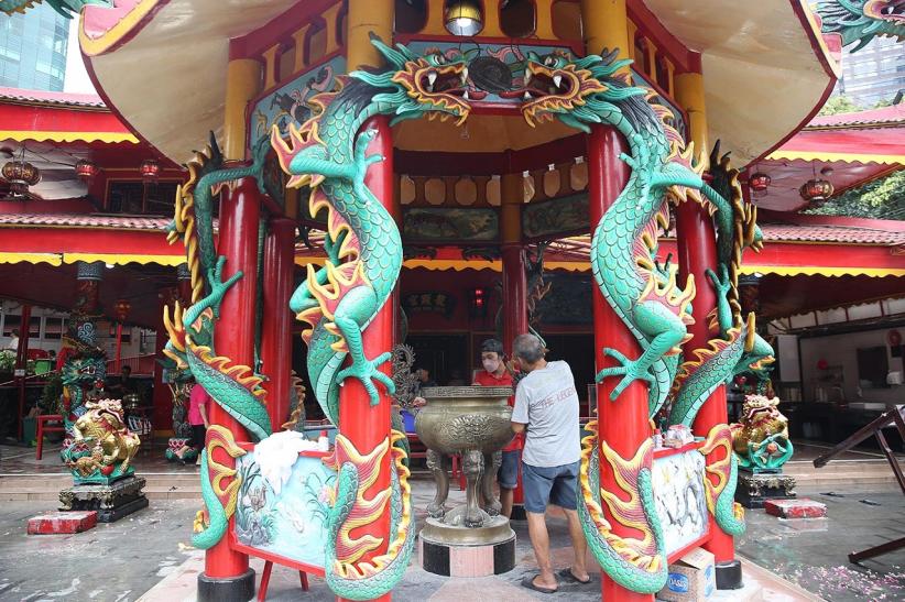 Ritual Bersih-Bersih Patung Dewa dan Vihara Amurva Bhumi Jakarta - Bagian 5